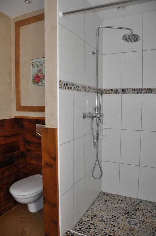 B&B La Cerisaie Francheleins Bilik gambar